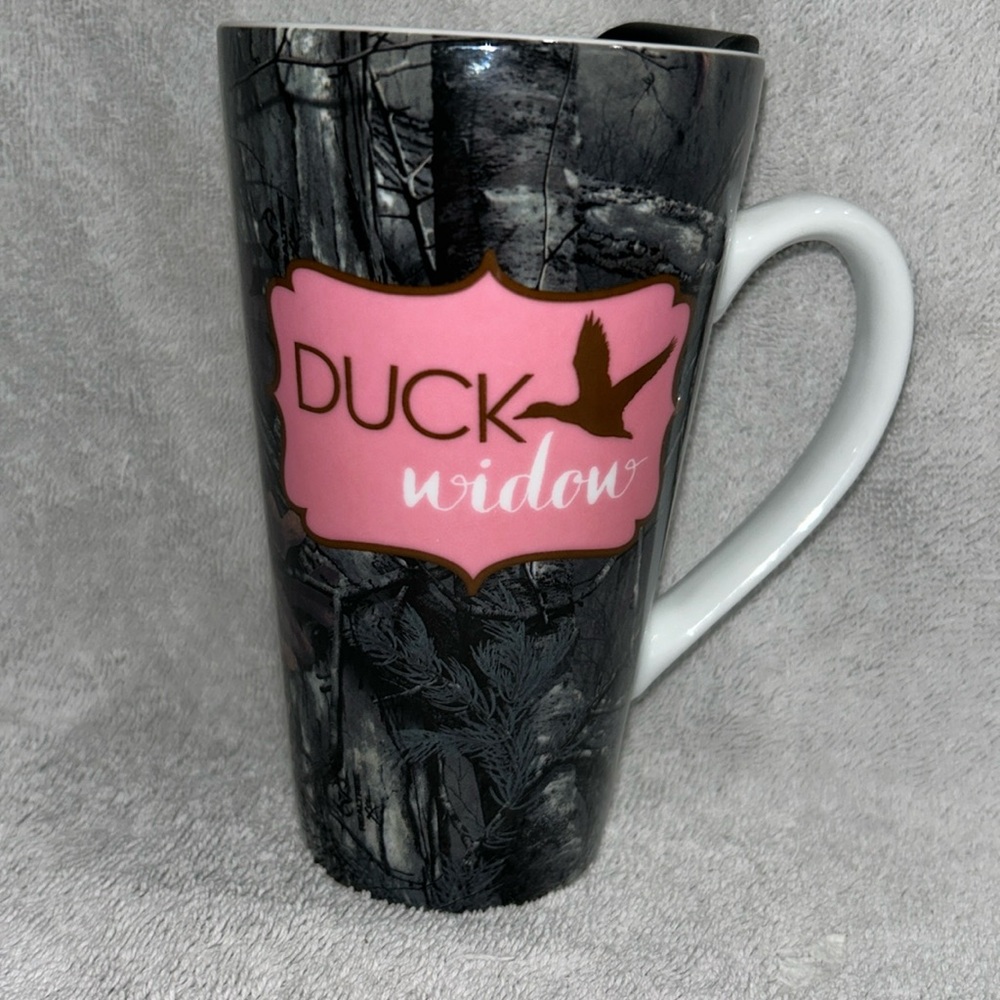 Duck widow ceramic coffee cup with lid